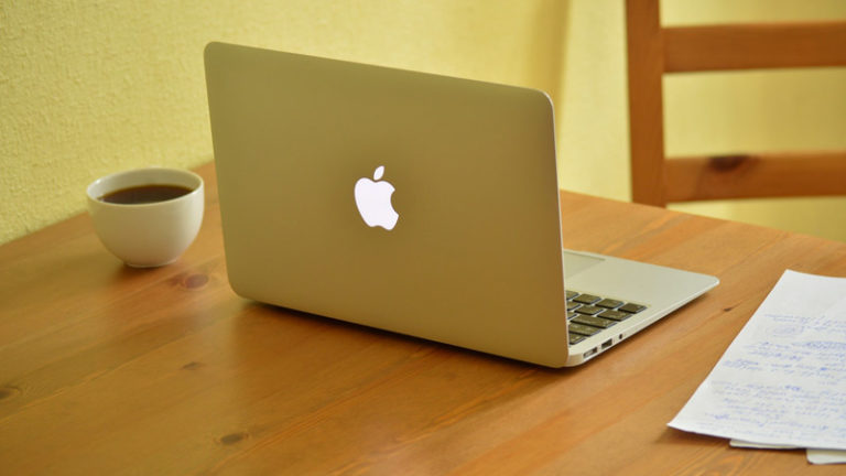 Korrekturen am Laptop